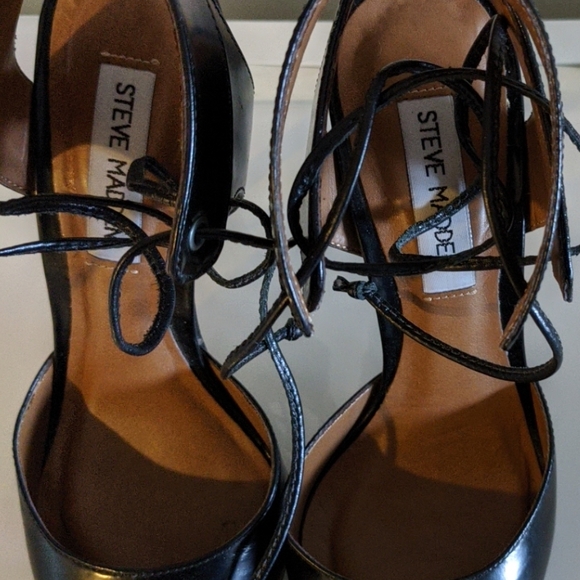 Black heels - Picture 2 of 4